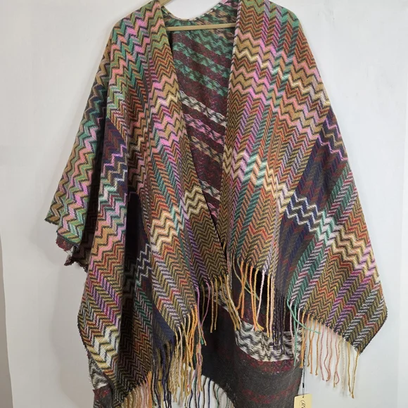 RIIQIICHY Women One-Size NWT Colorful Chevron Patterned Poncho - Picture 1 of 11